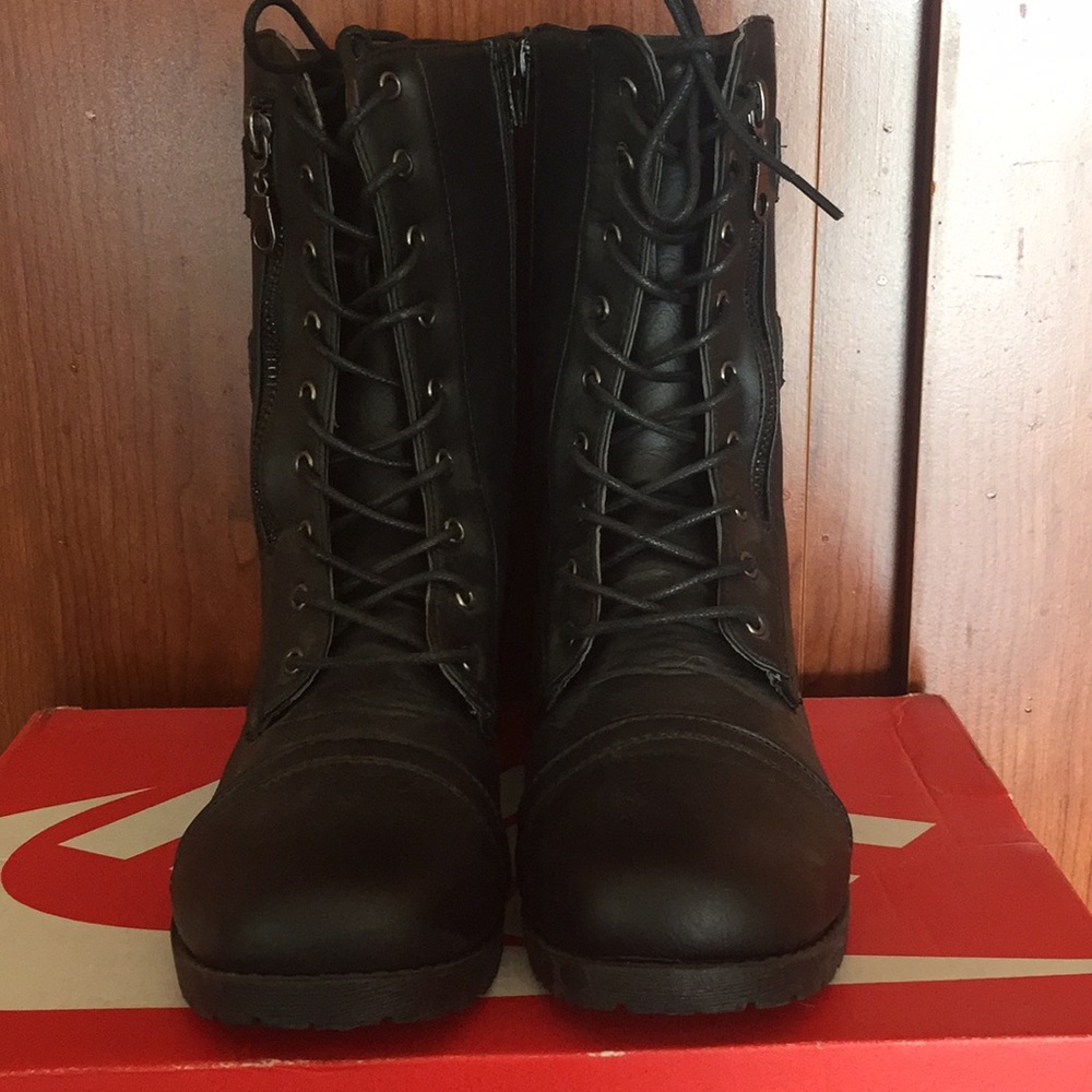 Ladies boots